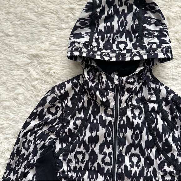 Lululemon Jacket Run Willpower 1/2 Zip Hooded Pullover Windbreaker Ikat 4 - Picture 3 of 12